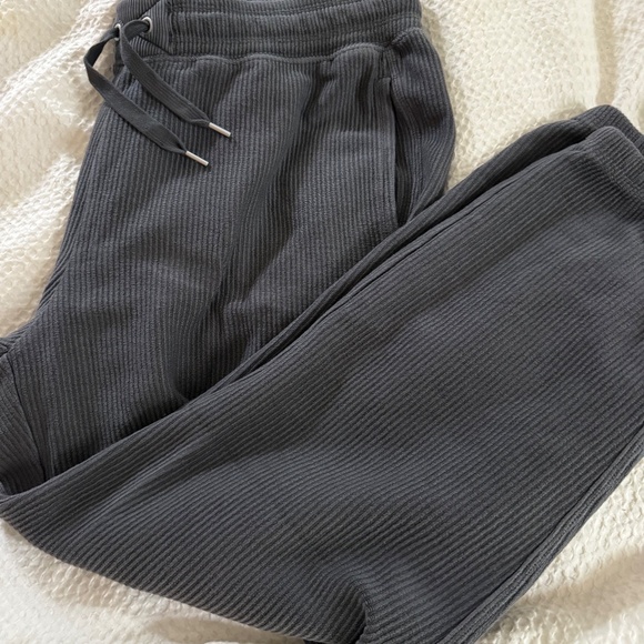 Two piece Big Chill textured crew sweatshirt and matching joggers from Aerie. - Picture 2 of 6